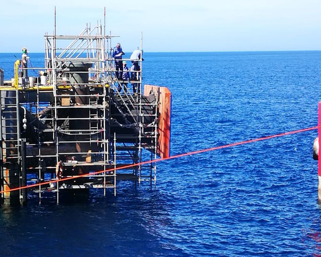Jier Marine Super Cell Fender untuk Berth Tanker di Italia FP