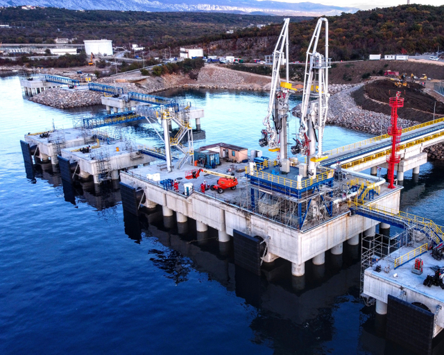 Jier Marine Super Cone Rubber Fender untuk Proyek Kroasia FP