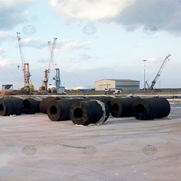 Cylindrical Fender installed Naples Port.jpg