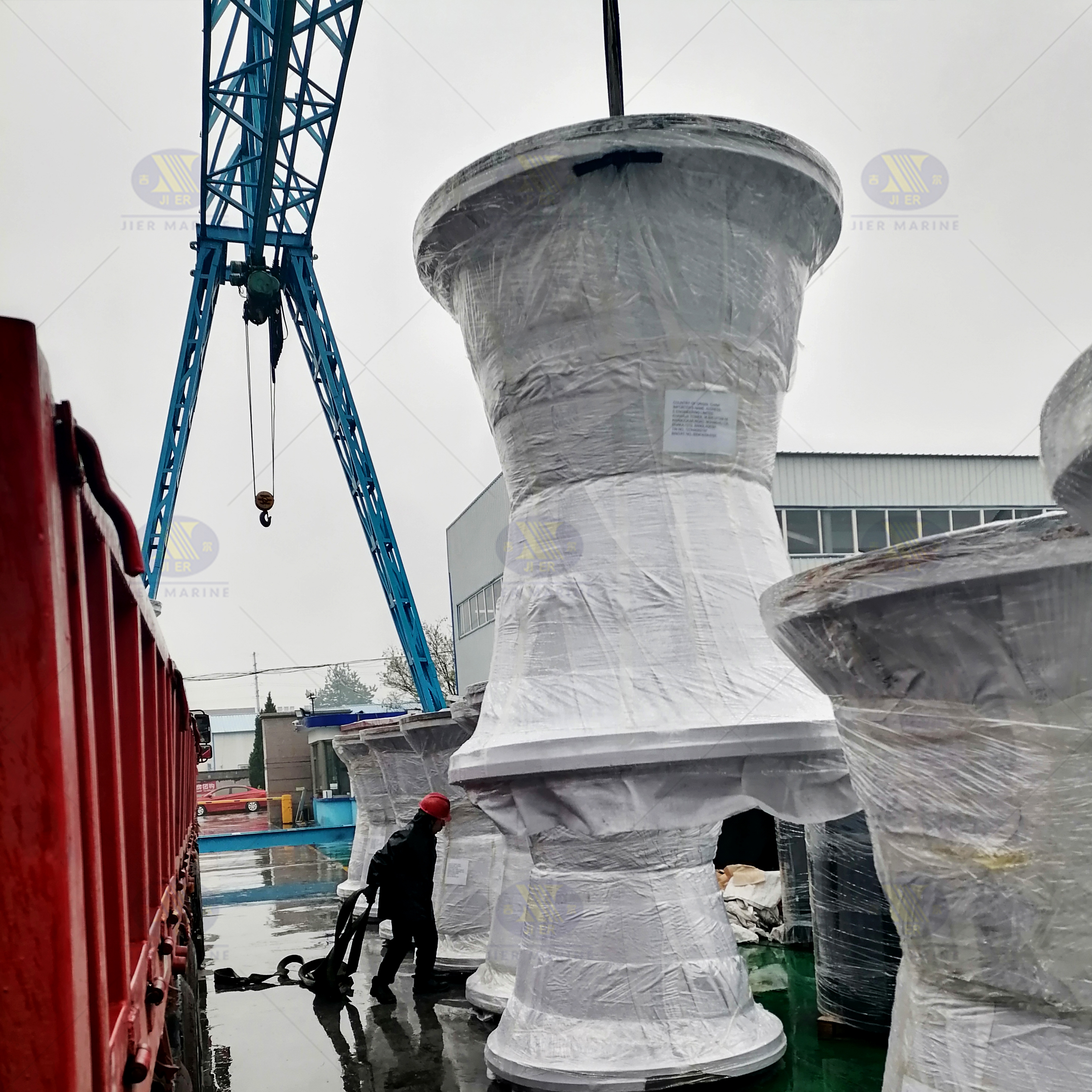 Bagaimana fender Super Cone dapat mencegah kapal bertabrakan dengan dermaga?